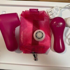 Clarisonic Mia 2 Face Cleansing Brush with 1 Brush Head Bundle Set Case Bag